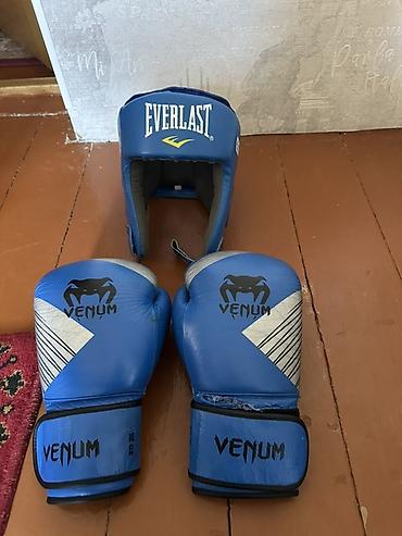 Перчатки: Набор для бокса/единоборств в синем цвете: - Перчатки Venum, вес 12 — 11