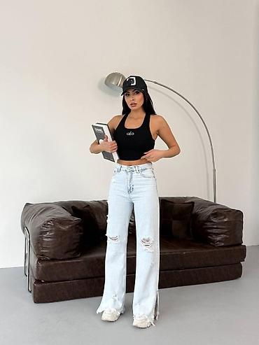 Farmerke: 👖 Farmerke – savršen model za svaki dan Dostupne veličine: 34–42 Cena — 13