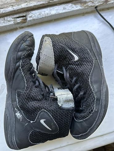 Эркектердин кроссовкасы, 37.5, Nike, Колдонулган, түсү - Кара, Өзү алып кетүү lalafo.kg да — 3 Эркектердин кроссовкасы, 37.5, Nike, Колдонулган, түсү - Кара, Өзү алып кетүү — 3
