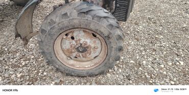 r15 disklər: Traktor ön təkər komplekti – disk və təkərlərlə - Ölçü: 11.2–20 (şin