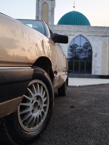 антены на машину: Audi 100: 1986 г., 2.2 л, Механика, Бензин, Седан