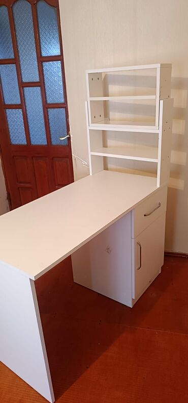 salon ucun aboylar: İşlənmiş, Manikür üçün masa, Güzgüsüz