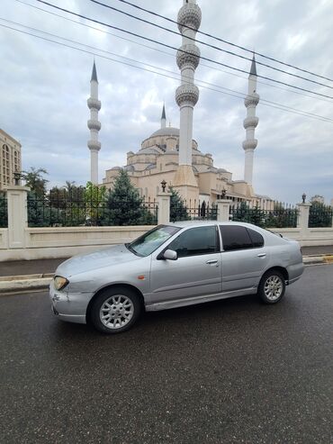 автомобили нисан: Nissan Primera: 2001 г., 1.8 л, Механика, Бензин, Хетчбек