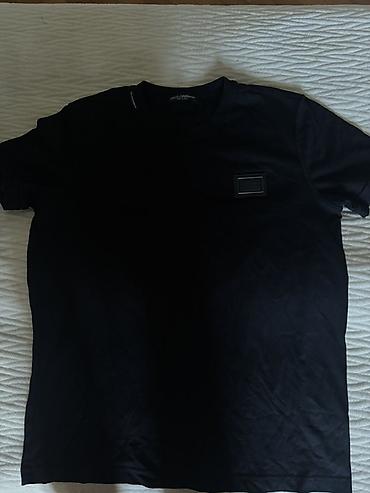 Kişi geyimləri: Dolce & Gabbana kişi T‑şörtü - Rəng: qara - Model: klassik kruq — 1