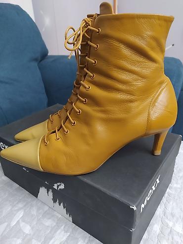 зара обувь: Продаю сапожки,, ZARA,, Деми,кожа, размер 37 -38,удобный каблук — 4