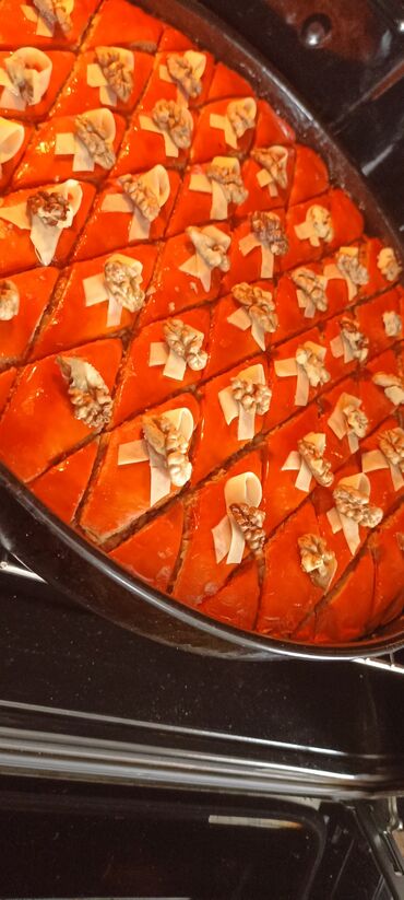 Un: Milli şirniyyatlar – əl işləri - Şəkərbura: Xəmir üzərində incə — 3