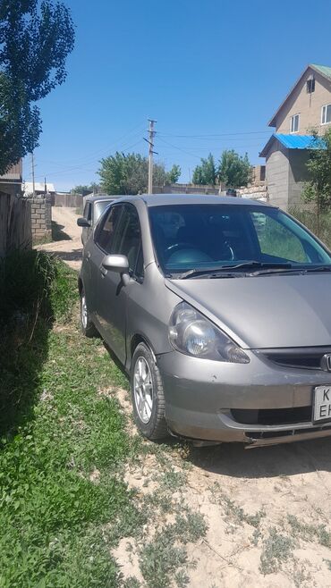 Honda: Honda Fit: 2003 г., 1.3 л, Вариатор, Бензин