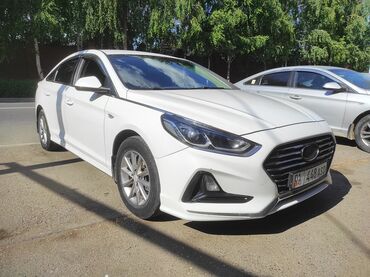 Легковой транспорт: Сдаю в аренду: Легковое авто, Под такси