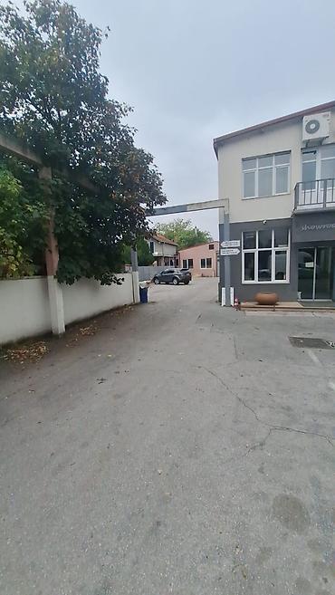 Magacini i radionice: Iznajmljujem magacinski i kancelarijski prostor - Zemun. Lokacija — 15