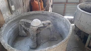 Производство брусчатки: Продаю мешалка 2шт выбра столь 1шт форма 2 вида по30кв лоток50шт — 6