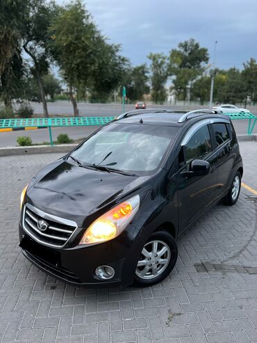 дешевые машины: Chevrolet Spark: 2010 г., 1 л, Автомат, Бензин, Хетчбек