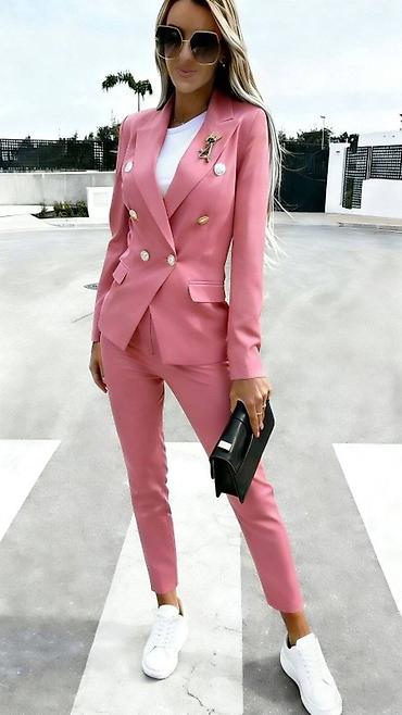 Kompleti: Ponovo dostupni 💫
Vasi omiljeni kompleti 
Vel: S M L
Cena: 3300
din — 15