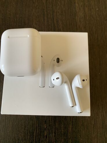 наушник телефон: Продаю оригинал Apple AirPods 1 поколения, кейс хорошо держит заряд