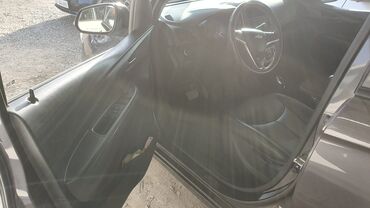 Chevrolet: Chevrolet Spark: 2016 г., 1 л, Вариатор, Бензин, Хэтчбэк — 5