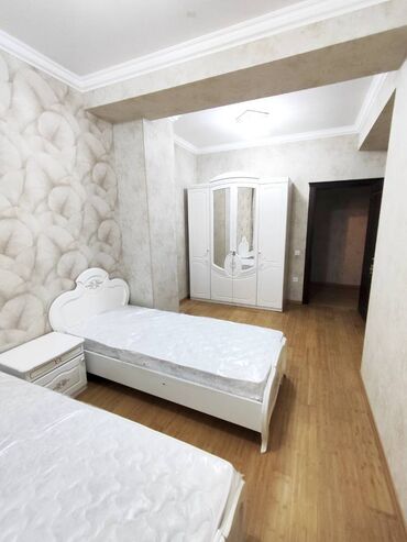 Uzunmüddətli kirayə mənzillər: Kirayə verilir: geniş və rahat 4 otaqlı mənzil Tbilisi prospektində -da lalafo.az — 13 Uzunmüddətli kirayə mənzillər: Kirayə verilir: geniş və rahat 4 otaqlı mənzil Tbilisi prospektində — 13