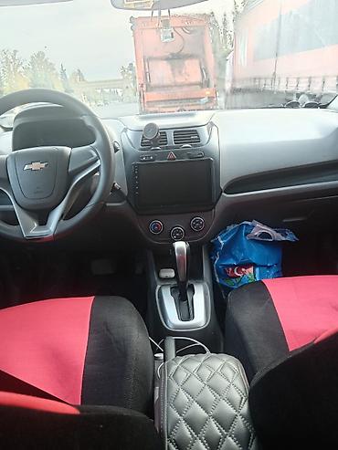 qaz: Chevrolet Cobalt sedan - Kuzov: 4 qapılı sedan, ağ rəng - Qaz — 5