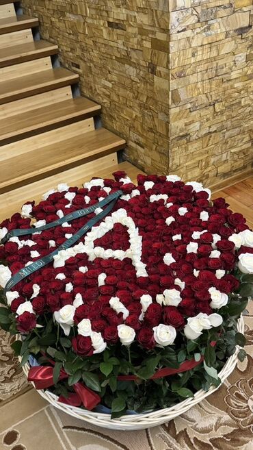 красный клен бишкек: Покупали за 45000 сом. Срочно продаю. Огромная корзина роз в