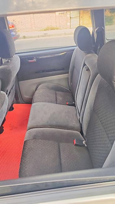 Продажа авто: Toyota Ipsum: 2001 г., 2.4 л, Автомат, Газ, Минивэн — 8
