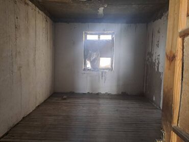 bakixanovda heyet evi: Bakıxanov qəs. 4 otaqlı, 140 kv. m, Kredit yoxdur, Təmirsiz