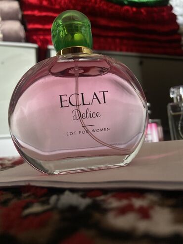 ди стор бишкек: Женская порфюм Eclat Delice в круглом флаконе. Аромат с фруктовыми и
