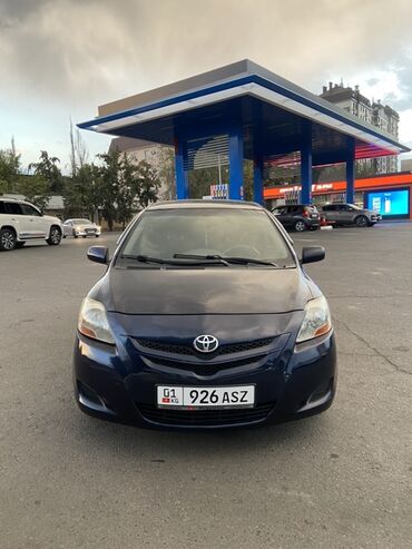 corolla runx: Элегантный седан Toyota Yaris 2008 года левый руль Очень экономичная