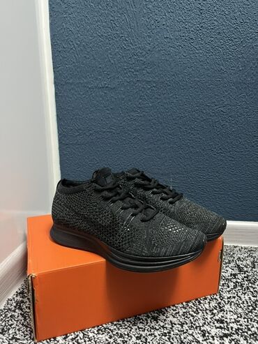 купить термо кроссовки найк: Кроссовки, 37.5, Nike, Новый, цвет - Черный, Платная доставка, Самовывоз