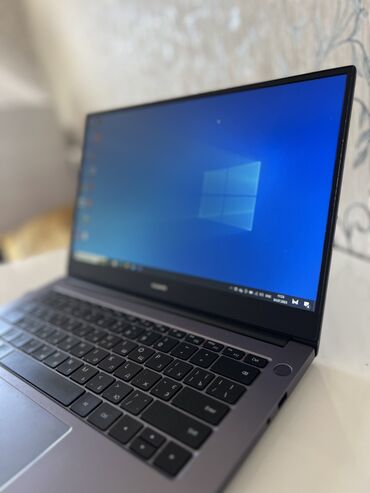 2 ci əl notebook: Intel Core i3, 8 GB, 13.5 "