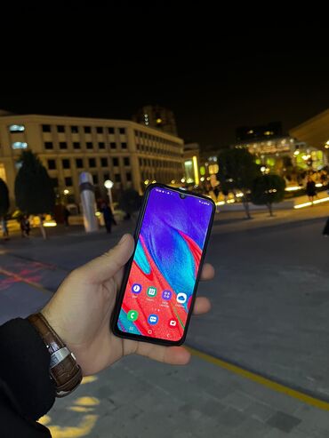 Samsung: Samsung Galaxy A40, 64 GB, rəng - Göy, Barmaq izi, İki sim kartlı, Face ID