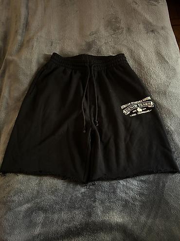 Шорты: Denim Tears qara şort

M razmer — 1