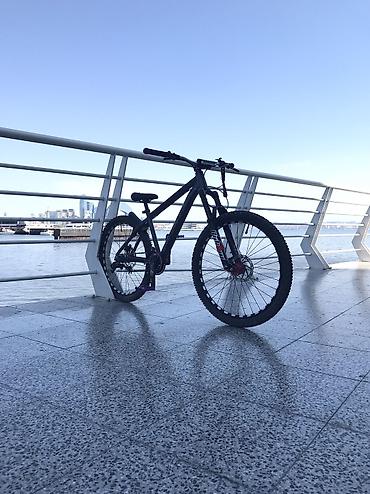 canyon velosiped: Trail/Enduro tipli dağ velosipedi – tam toplanmış, dözümlü və texniki — 4