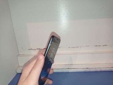 Samsung: Samsung J400, 16 GB, rəng - Qara, Sensor — 17