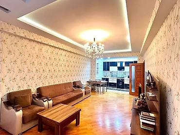 Mənzillər: Vasiteci xidmet haqqi 30% 3 otaqlı mənzil – studiya tipli geniş zal və — 1