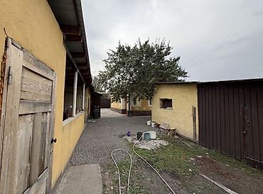 Продажа домов: 6 комнат, 105 м², 10 соток, Бишкек, Риэлтор — 6