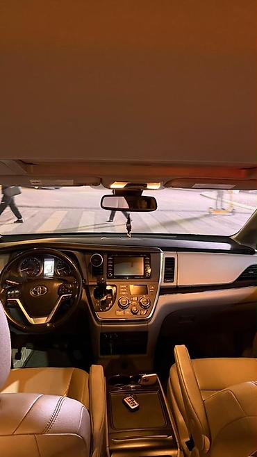 сиенна 2012: Toyota Sienna: 2018 г., Автомат, Бензин, Минивэн — 8