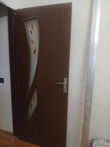 egger laminat: Müasir dizaynlı otaq qapısı - Material: taxta əsaslı (qəhvəyi rəngli — 1