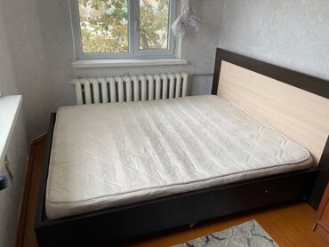 кровать двуспальная металлическая: Отдам с матрасом, матрас просевший