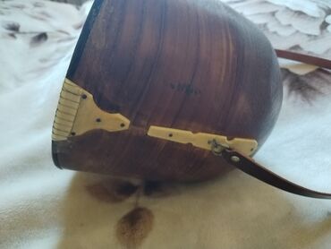 Saz: Saz – əl işidir, klassik uzun saplı Azərbaycan-türk xalq çalğı aləti — 2