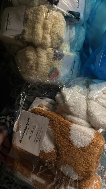 Носки и белье: Носки женские и унисекс, набор различных моделей. Если цены выше — 14