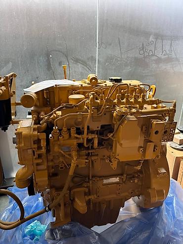 yükləyici traktor: Caterpillar dizel mühərriki – C4.4 sənaye tipli Texniki məlumat: - — 3