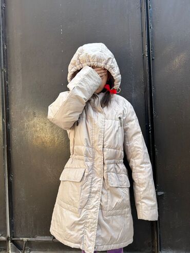 Верхняя одежда: Детские верхние одежды для девочек Б/У очень хорошем состоянии всё по — 24