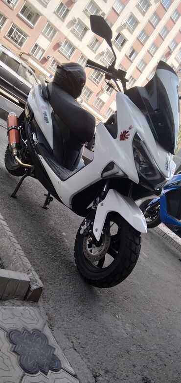 зарядное устройство для электромобиля: Макси скутер Honda, 50 куб. см, Бензин