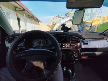 Volkswagen: Volkswagen Vento: 1992 г., 1.8 л, Механика, Бензин, Седан