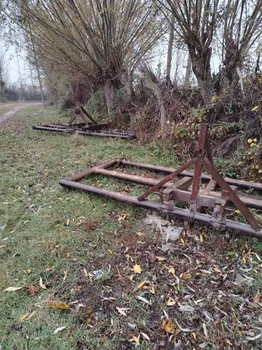 Traktorlar: T 28 butun aqreqatlari ile satilir. Tek tekde satilir Mala Lapet — 21