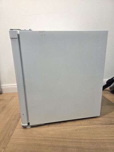 Frižideri: Hisense mini frižider – kompaktan model idealan za kancelariju — 4