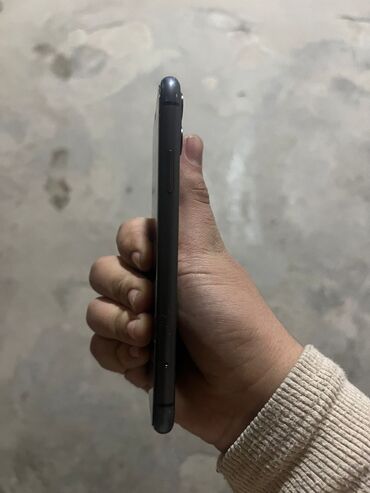 Apple iPhone: IPhone 11, 128 GB, Qara, Face ID — 3