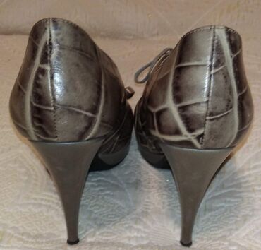 Gležnjače: Gležnjače, 38 — 5