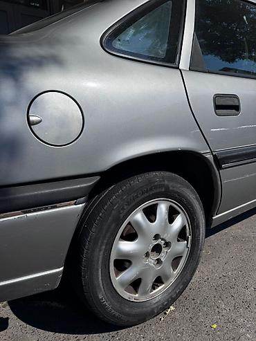 opel omega b: Opel Vectra: 2 l | 1995 il 455084 km Sedan — 5