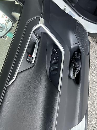 Toyota: Toyota Camry: 2021 г., 2.5 л, Вариатор, Гибрид, Кроссовер — 13