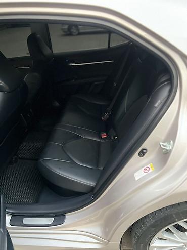 corolla 2004: Toyota Camry: 2018 г., Гибрид, Седан — 7