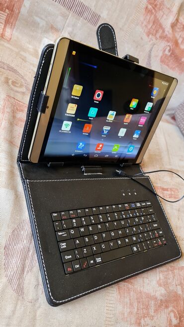 Tableti: Tablet sa futrolom i žičanom tastaturom - Android tablet dijagonale — 3